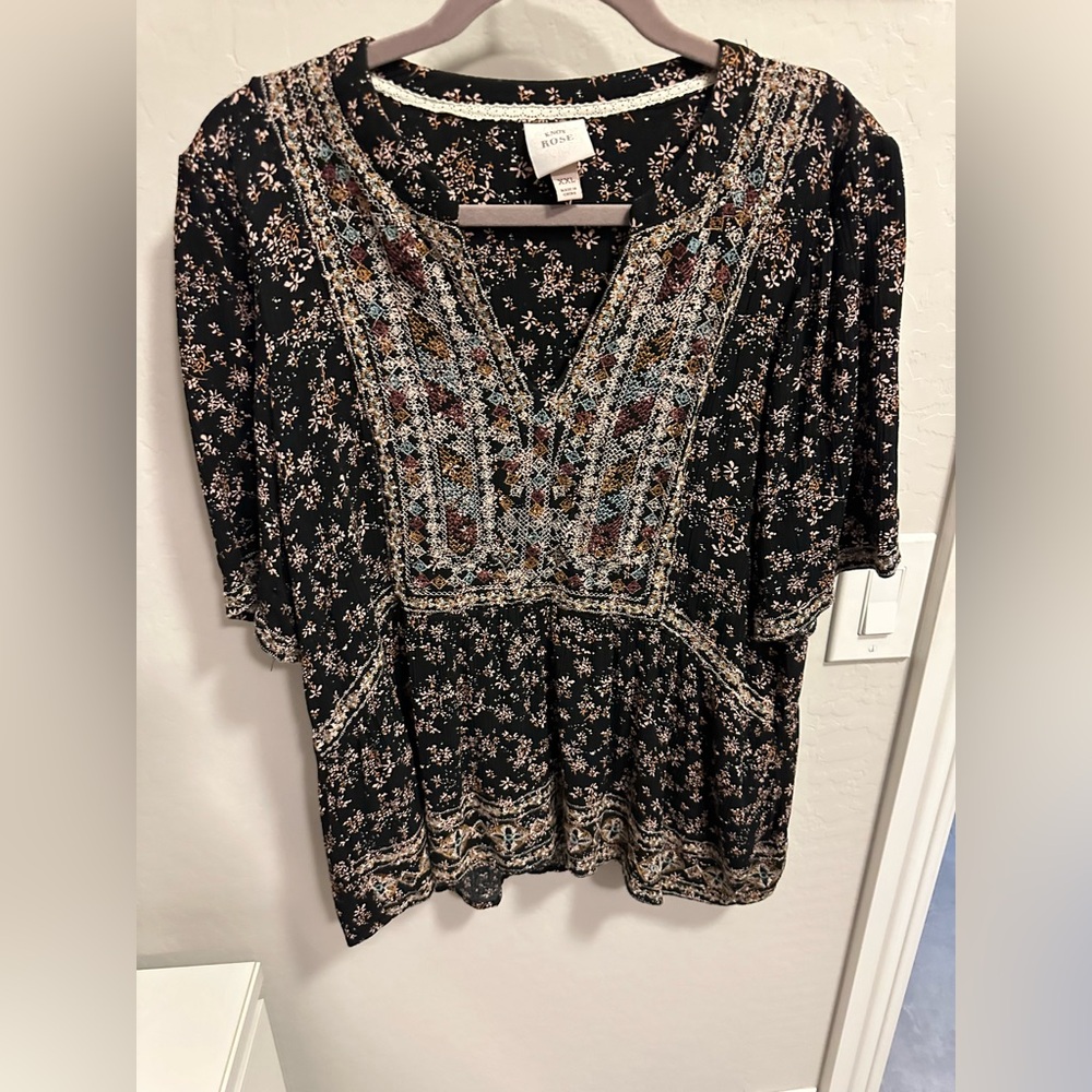Knox Rose Women Top Sz XXL Black Floral Print BOHO Short Sleeve White Stitching